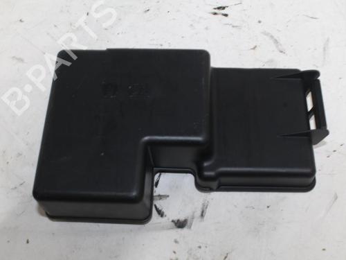 Used Fuse box Fuse box 38967171 38967171