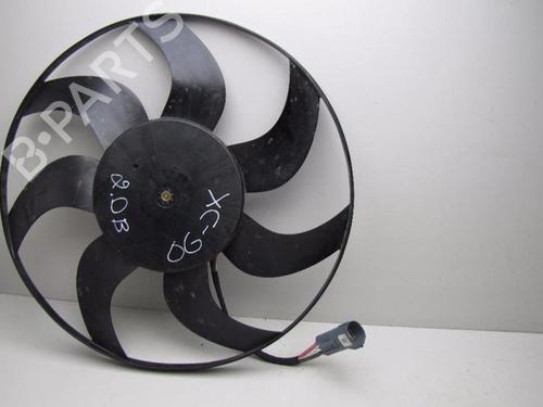 Used Radiator fan VOLVO XC90 II (256) D5 AWD (224 hp) 28912085