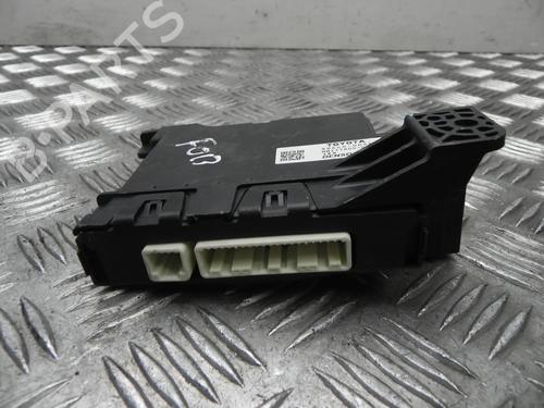 Used Electronic module Electronic module TOYOTA YARIS (_P13_) 1.5 Hybrid (NHP130_) (101 hp) 28935307 28935307