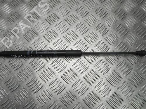 Used Tailgate lift support TOYOTA YARIS (_P13_) 1.5 Hybrid (NHP130_, NHP130) (101 hp) 28921165