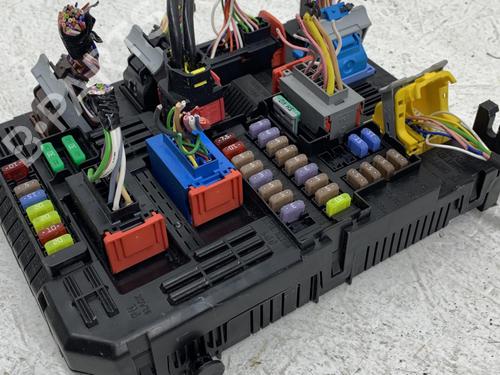 Used Fuse box PEUGEOT 208 II (UB_, UP_, UW_, UJ_) e-208 (136 hp) 28913249