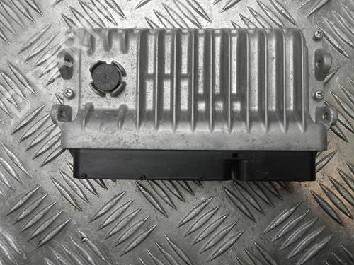 Used Engine control unit (ECU) TOYOTA YARIS (_P13_) 1.3 (NSP130_, NSP130) (95 hp) 28923409