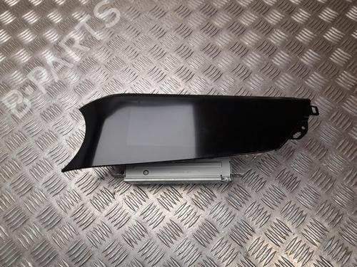 radio-alfa-romeo-giulia-952_-2015-37554977 main image