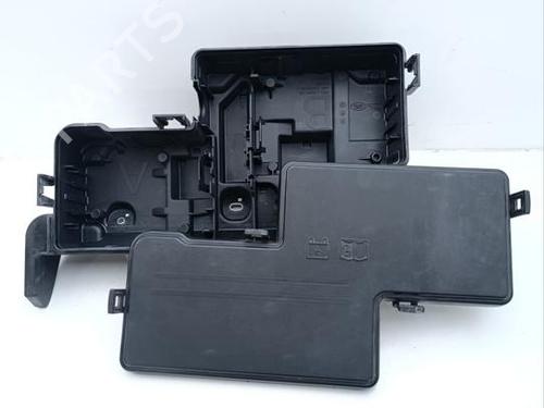 Used Fuse box Fuse box 39000509 39000509