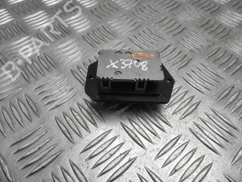 Used Heater resistor TOYOTA YARIS (_P9_) 1.4 D-4D (NLP90_, NLP90R) (90 hp) 28927684