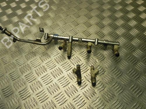 Used Injection rail FORD MONDEO III Turnier (BWY) 2.5 V6 24V (170 hp) 28910280
