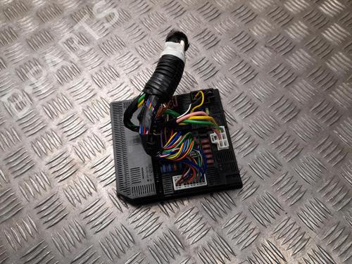 Used Fuse box Fuse box 37563924 37563924