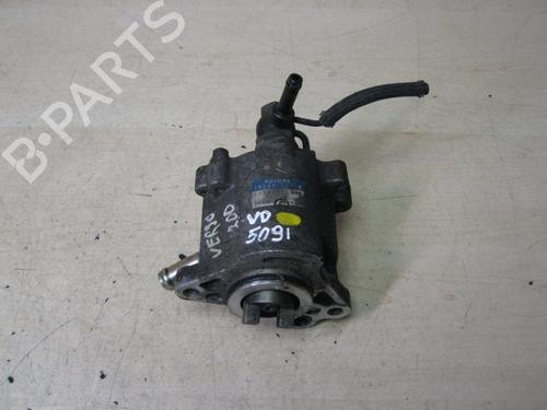 Used Vacuum pump TOYOTA COROLLA Verso (ZER_, ZZE12_, R1_) 2.0 D-4D (CUR10_, CUR10R) (116 hp) 28910700