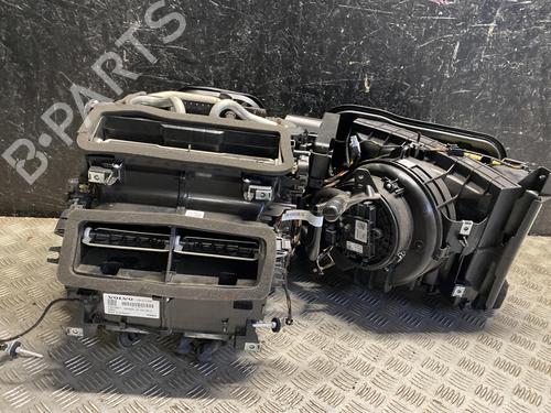 Used Air vent VOLVO XC60 II (246) T5 (254 hp) 28910889