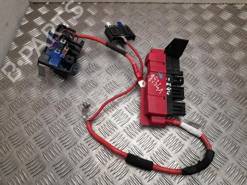 Used Fuse box Fuse box 37564582 37564582