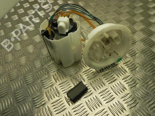 Used Fuel pump BMW X1 (F48) xDrive 20 i (192 hp) 28909643