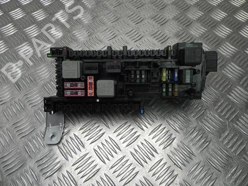 Used Fuse box Fuse box 37577883 37577883
