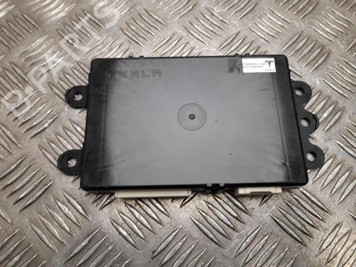Used Electronic module Electronic module TESLA MODEL S (5YJS) P100D AWD (772 hp) 28914699 28914699