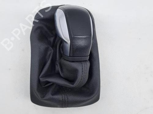 Used Shift knob CITROËN C4 CACTUS 1.2 THP 110 (110 hp) 28915498