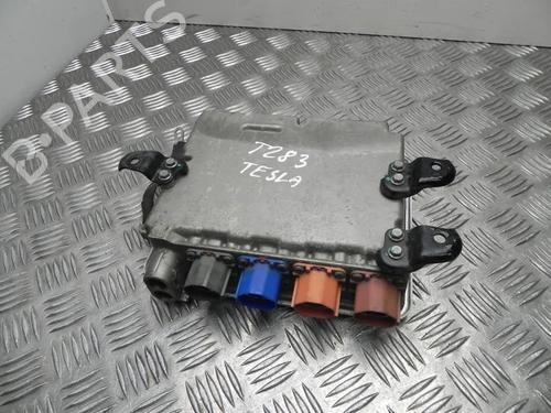 Used Electronic module Electronic module TESLA MODEL S (5YJS) 85D AWD (525 hp) 28913674 28913674