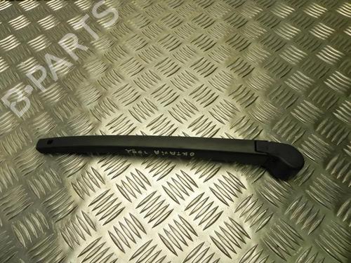 Used Rear windshield wiper arm SKODA OCTAVIA III (5E3, NL3, NR3) 1.6 TDI (105 hp) 28919239