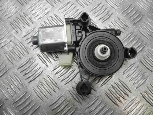 Rudehejsemotor bagstkærm højre AUDI A4 B9 Avant (8W5, 8WD) 2.0 TDI (150 hp) 28915687