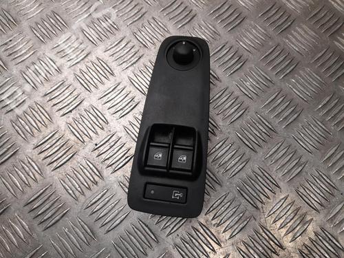 switch-peugeot-boxer-van-2006-37569608 main image