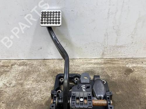 Used Break pedal ASTON MARTIN VANTAGE Vantage 4.7 V8 (426 hp) 28923070