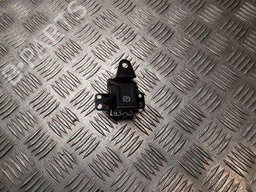 switch-lexus-ux-_aa1_-_ah1_-_ma1_-2018-37549392 main image