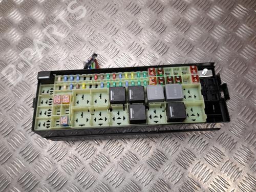 Used Fuse box LAND ROVER RANGE ROVER IV (L405) 4.4 SDV8 4x4 (340 hp) 28919976