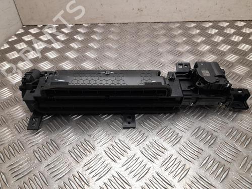air-vent-tesla-model-3-5yj3-2017-37568560 main image