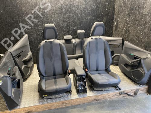 Sæde sæt PEUGEOT 2008 I (CU_) 1.2 THP 110 / PureTech 110 (110 hp) 28944896
