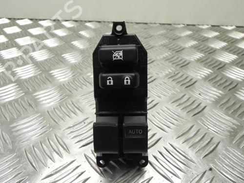 Used Switch TOYOTA YARIS (_P13_) 1.0 (KSP130_, KSP130) (69 hp) 28909268