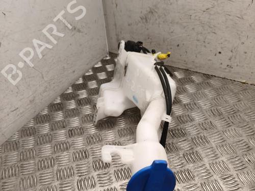 Used Windscreen washer tank Windscreen washer tank 39482821 39482821