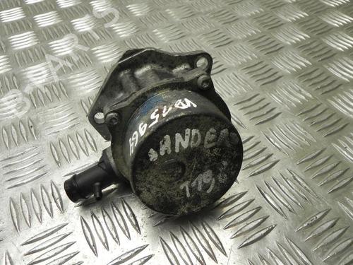 Used Vacuum pump DACIA SANDERO II 1.5 dCi (90 hp) 28946402