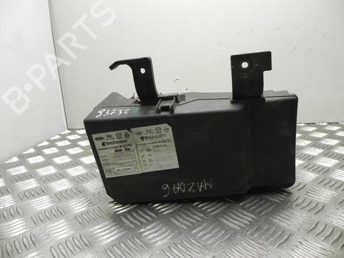 Used Fuse box Fuse box 37580629 37580629