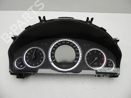 instrument-cluster-mercedes-benz-e-class-w212-2009-2010-2011-2012-2013-2014-2015-2016-37570593 main image
