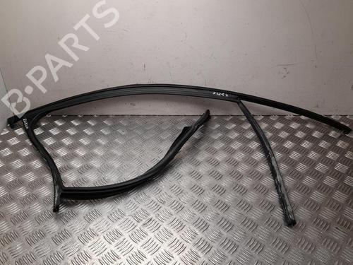 Rubber door seal PORSCHE MACAN (95B) 2.0 | BP28915327C142 
