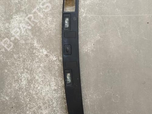 licence-plate-light-land-rover-range-rover-velar-l560-2017-38967434 main image