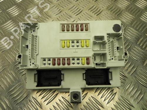 Used Fuse box Fuse box 37576869 37576869