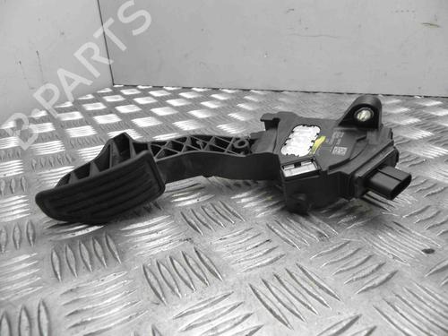 Used Pedal TOYOTA YARIS (_P13_) 1.5 Hybrid (NHP130_) (101 hp) 28940337