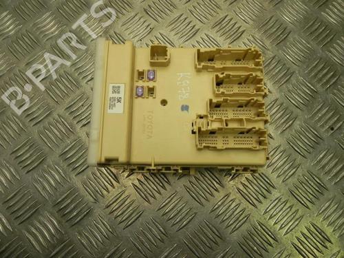 Used Fuse box Fuse box 37579164 37579164