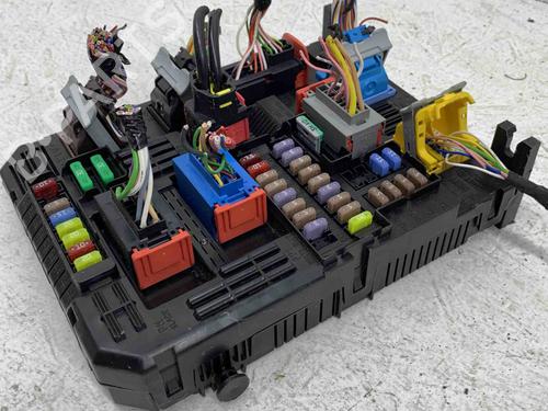 Used Fuse box PEUGEOT 208 II (UB_, UP_, UW_, UJ_) e-208 (136 hp) 28913249