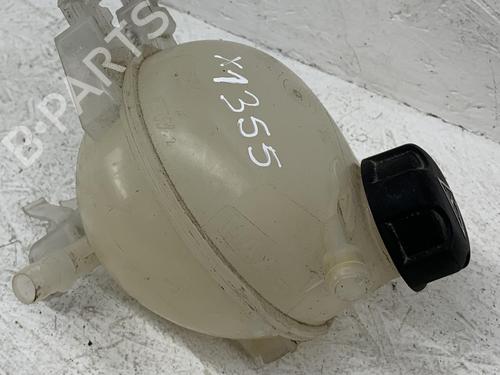 Used Expansion tank CITROËN C4 CACTUS 1.2 THP 110 (110 hp) 28931892