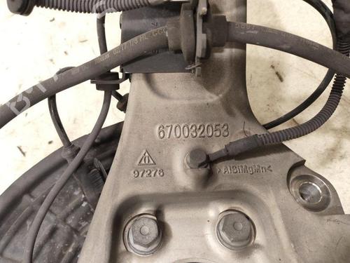 Left front steering knuckle MASERATI LEVANTE SUV (M161) 3.0 D Q4 | BP28924244M25 