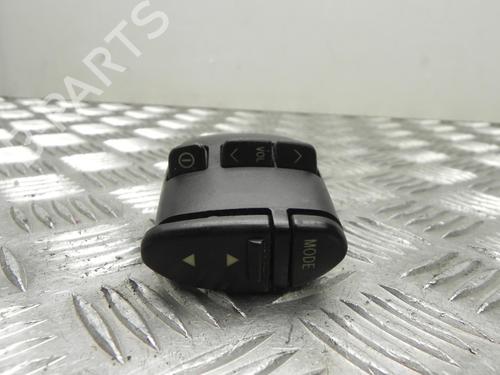 Stuurwielbediening TOYOTA AVENSIS (_T22_) 2.0 D-4D (CDT220_, CDT220R) (110 hp) 28917477