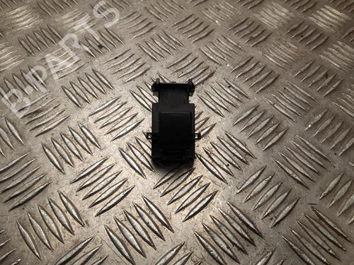 switch-lexus-ux-_aa1_-_ah1_-_ma1_-2018-37549213 main image