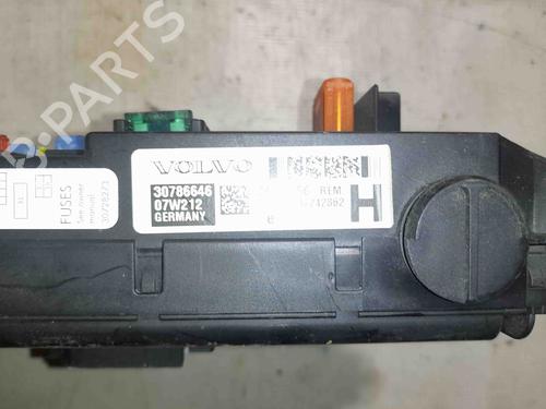 Fuse box VOLVO XC90 I (275) D5 AWD | BP28922107E1