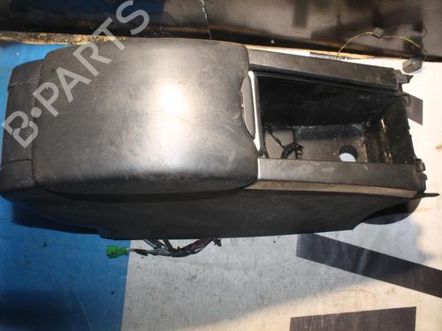 Used Armrest / Center console Armrest / Center console 38964271 38964271