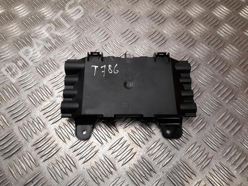 Used Fuse box Fuse box 37561297 37561297