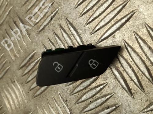 switch-vw-t-roc-a11-d11-2017-37548187 main image
