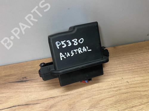 Used Fuse box Fuse box 38965691 38965691