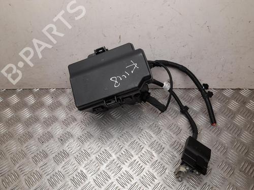Used Fuse box Fuse box 37565130 37565130