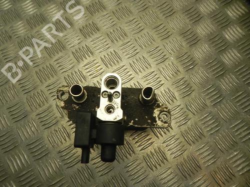 expansion-tank-tesla-model-s-5yjs-2012-37542008 main image