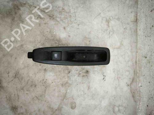 Fensterheberschalter links vorne für RENAULT CAPTUR I (J5_, H5_) 0.9 TCe 90 (90 hp) 28924573